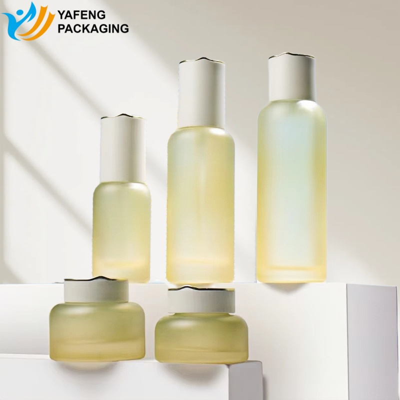 Custom Glass Cosmetic Bottles and Jars for Skincare Packaging YF269B