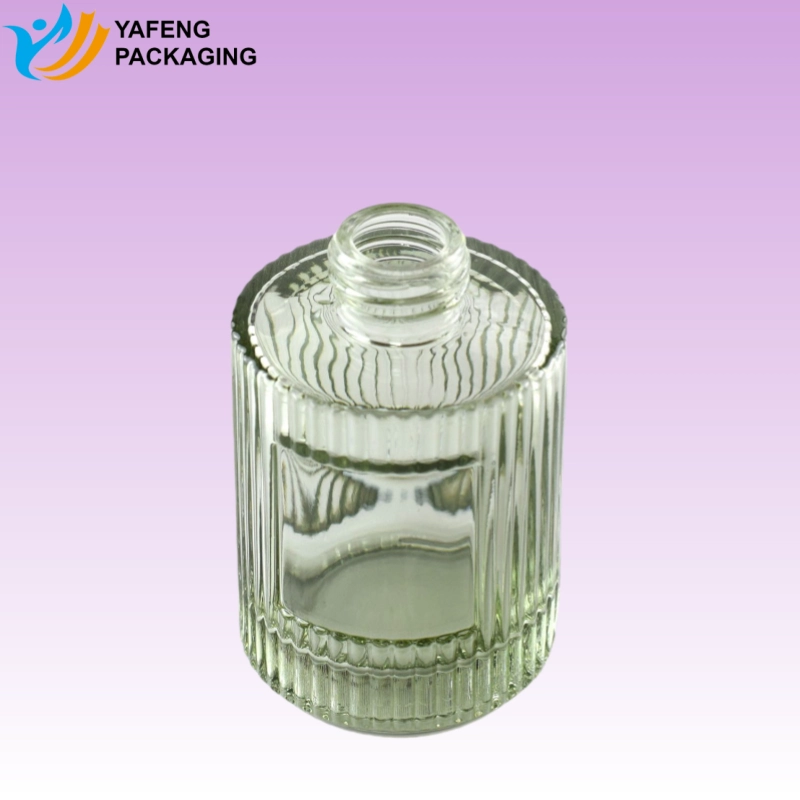 Luxury 6.8oz Glass Diffuser Bottle with Customizable Lid 4 Custom Glass Reed Diffuser Bottle for Home Fragrance Packaging 2
